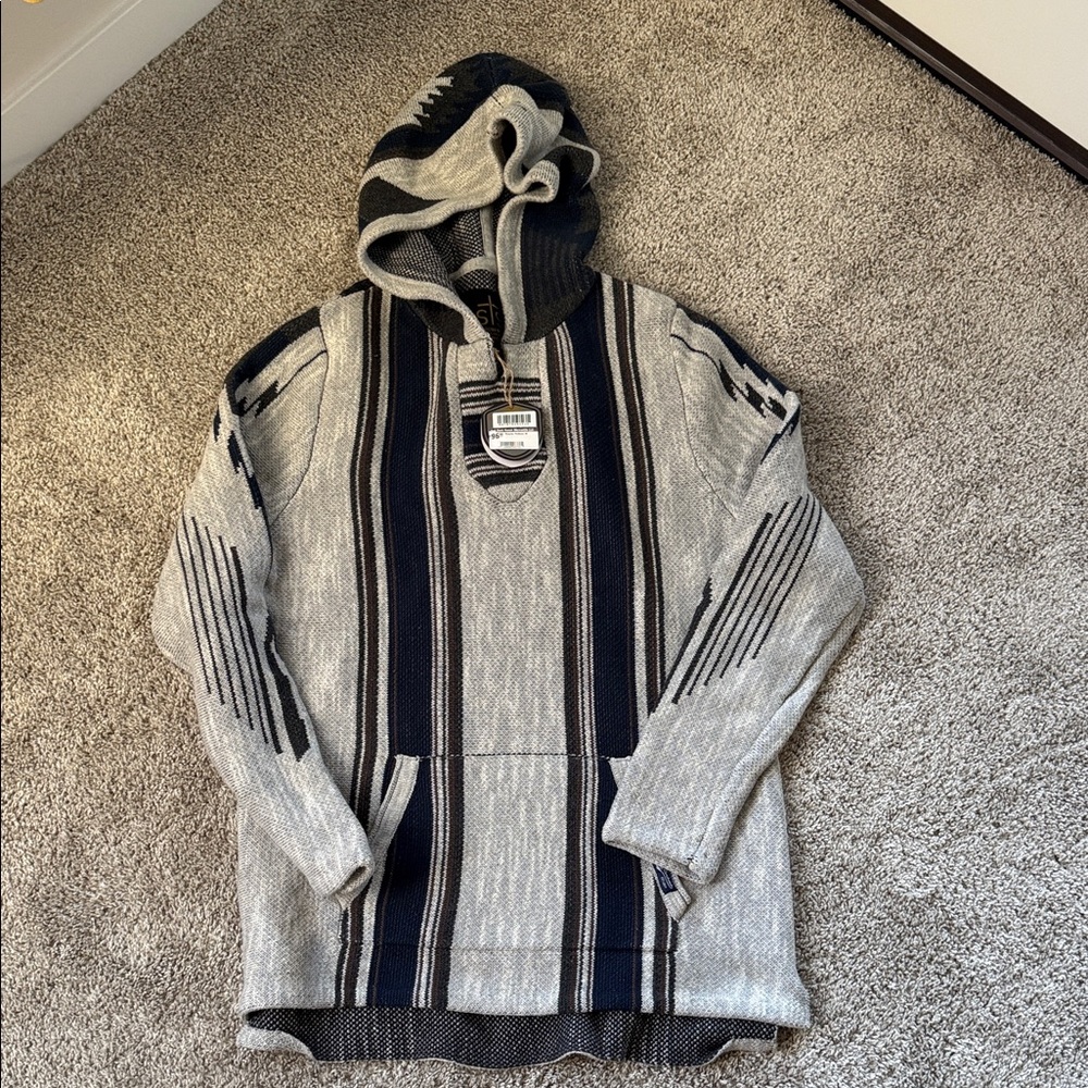 STS Ranchwear Gray and Black Hooded Sweater M NWT